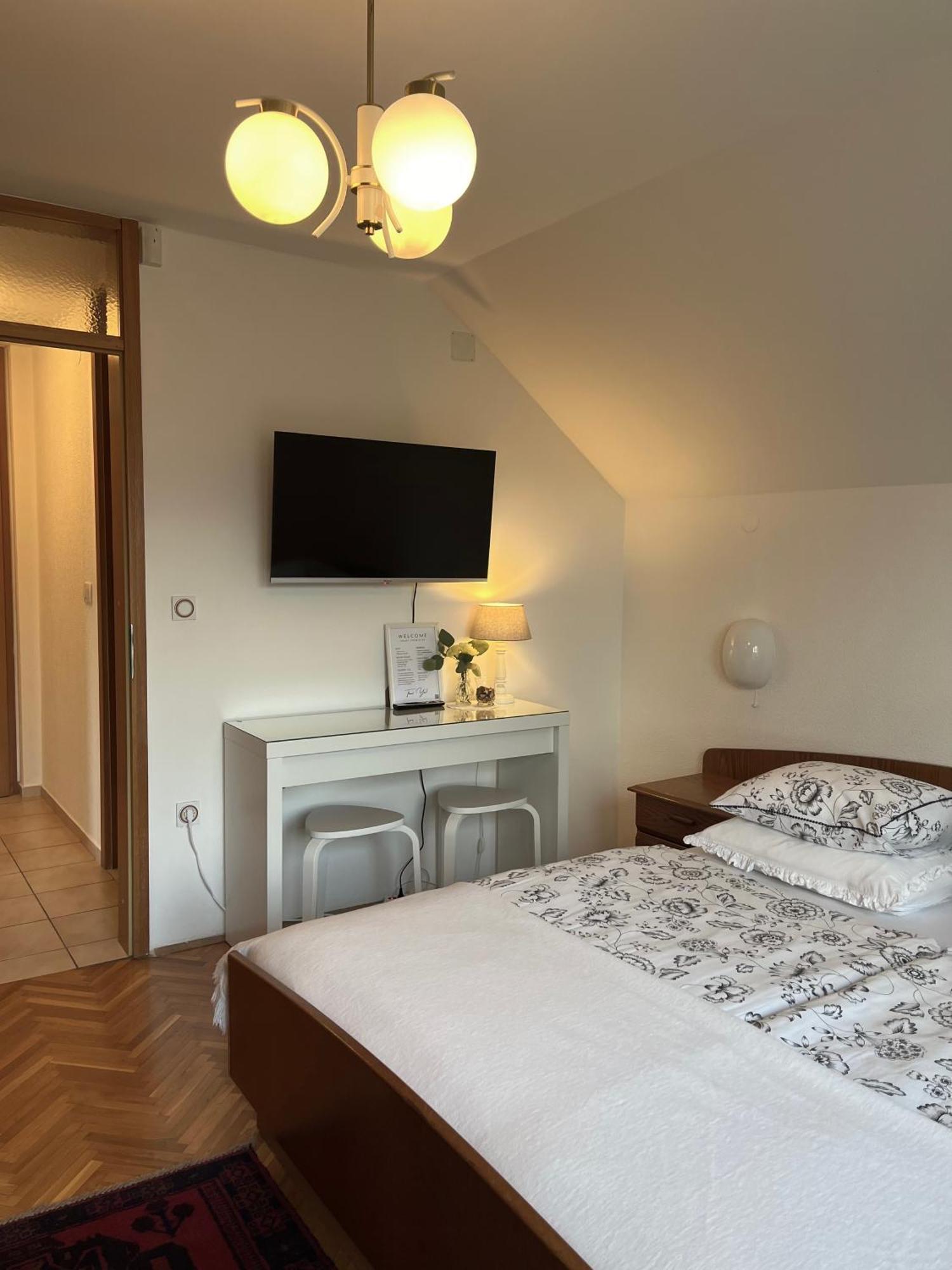 Lakeview Guesthouse & Chalet Блед Экстерьер фото